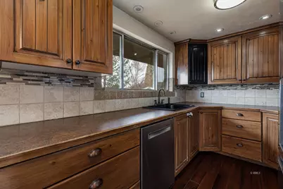 61 W 200 N, Kanab, UT 84741 - Photo 14