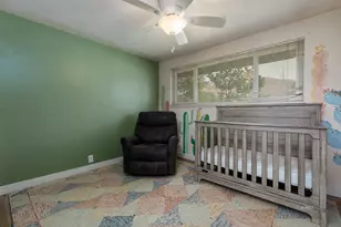 61 W 200 N, Kanab, UT 84741 - Photo 18