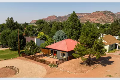 297 N 100 W, Kanab, UT 84741 - Photo 8
