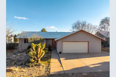 859 W Vance Dr, Kanab, UT 84741 - Photo 2