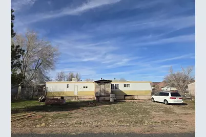 552 W Willow Dr, Kanab, UT 84741 - Photo 2