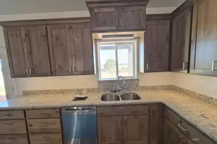 869 W Navajo Dr, Kanab, UT 84741 - Photo 6