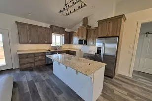 869 W Navajo Dr, Kanab, UT 84741 - Photo 4