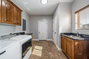 1019 S 10 W, Kanab, UT 84741 - Photo 14