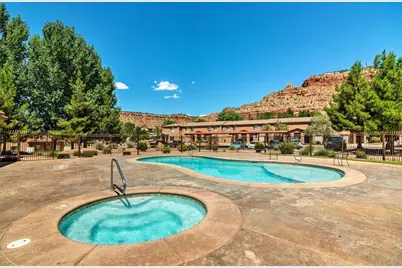 300 E 300 N #I-8, Kanab, UT 84741 - Photo 52