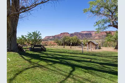 235 W 100 S, Kanab, UT 84741 - Photo 2