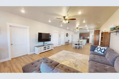 1613 S West Creekside Dr, Kanab, UT 84741 - Photo 4