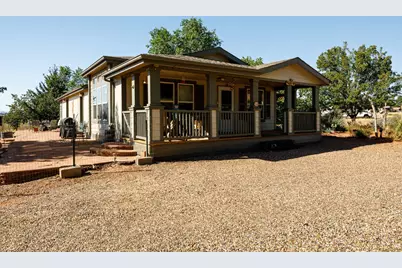 323 W Johnson Dr, Kanab, UT 84741 - Photo 2