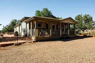323 W Johnson Dr, Kanab, UT 84741 - Photo 2