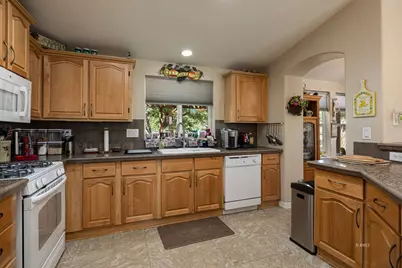 323 W Johnson Dr, Kanab, UT 84741 - Photo 8