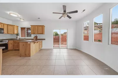 350 NW Los Barancos Ln, Kanab, UT 84741 - Photo 12