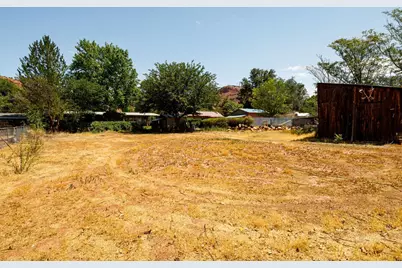 61 W 200 N, Kanab, UT 84741 - Photo 32