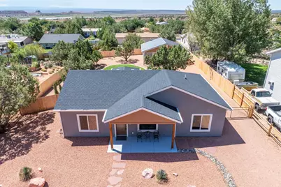 899 W Vance Dr, Kanab, UT 84741 - Photo 2