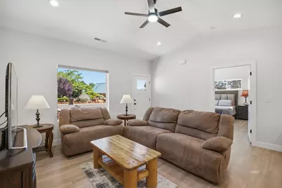 899 W Vance Dr, Kanab, UT 84741 - Photo 6