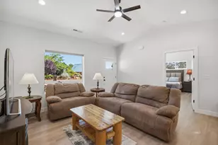 899 W Vance Dr, Kanab, UT 84741 - Photo 6