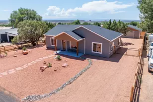 899 W Vance Dr, Kanab, UT 84741 - Photo 2