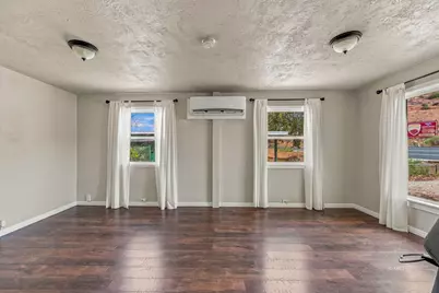 363 N 300 W, Kanab, UT 84741 - Photo 10