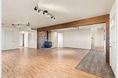 1100 S Revolution Way, Big Water, UT 84741 - Photo 12