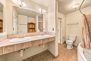 1100 S Revolution Way, Big Water, UT 84741 - Photo 28