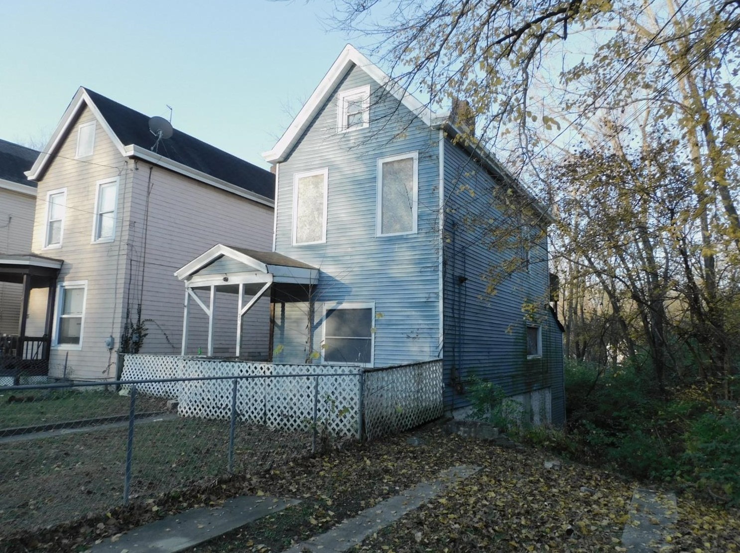 757 Woodlawn Ave, Cincinnati, OH 45205-2217