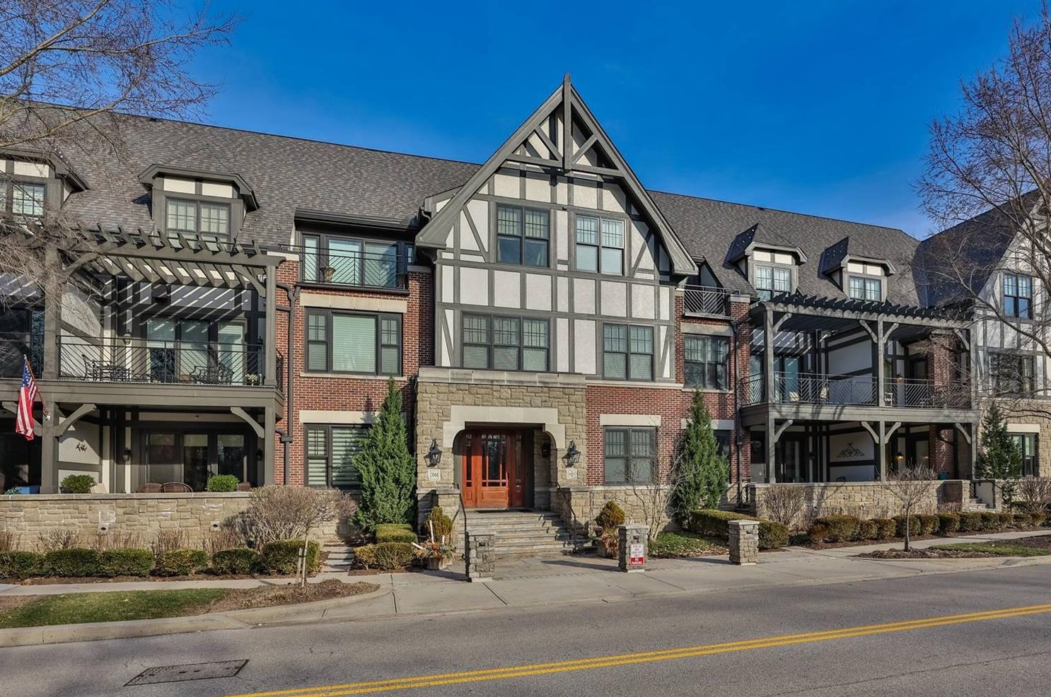 3944 Miami Rd, Cincinnati, OH 45227-3737