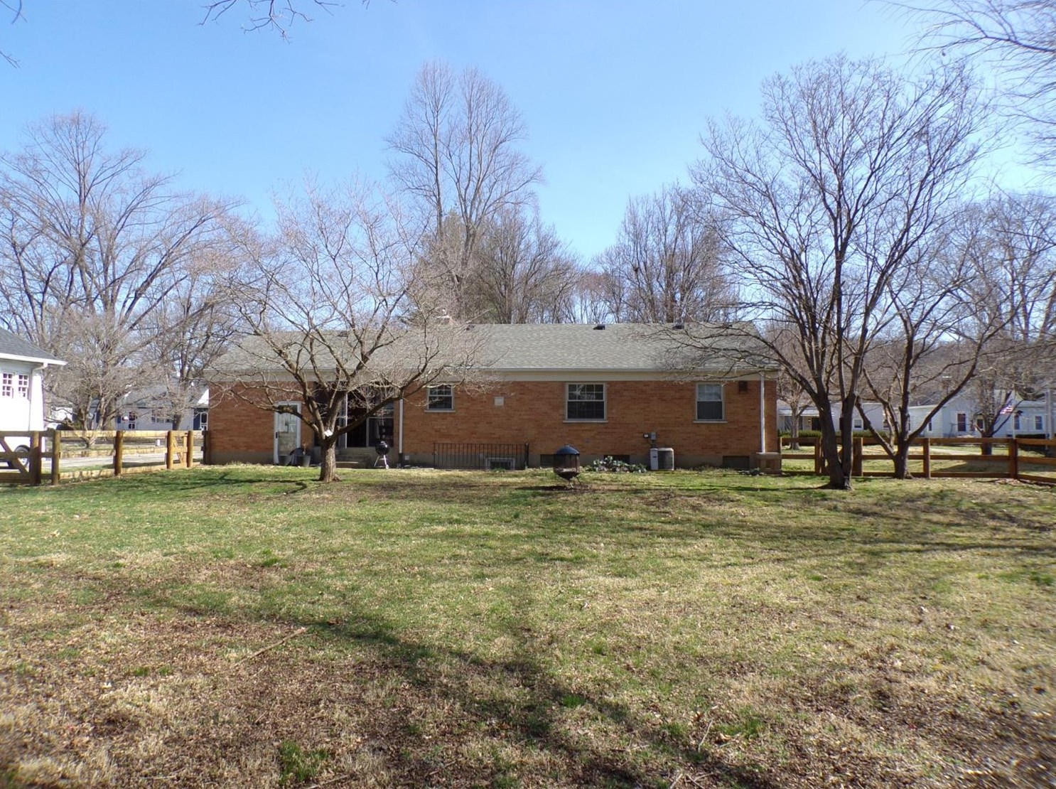 6745 Jersey Ave, Cincinnati, OH 45233-1126