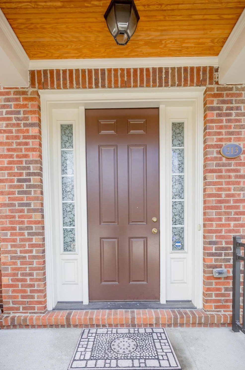 213 Rochelle St, Cincinnati, OH 45219-2227