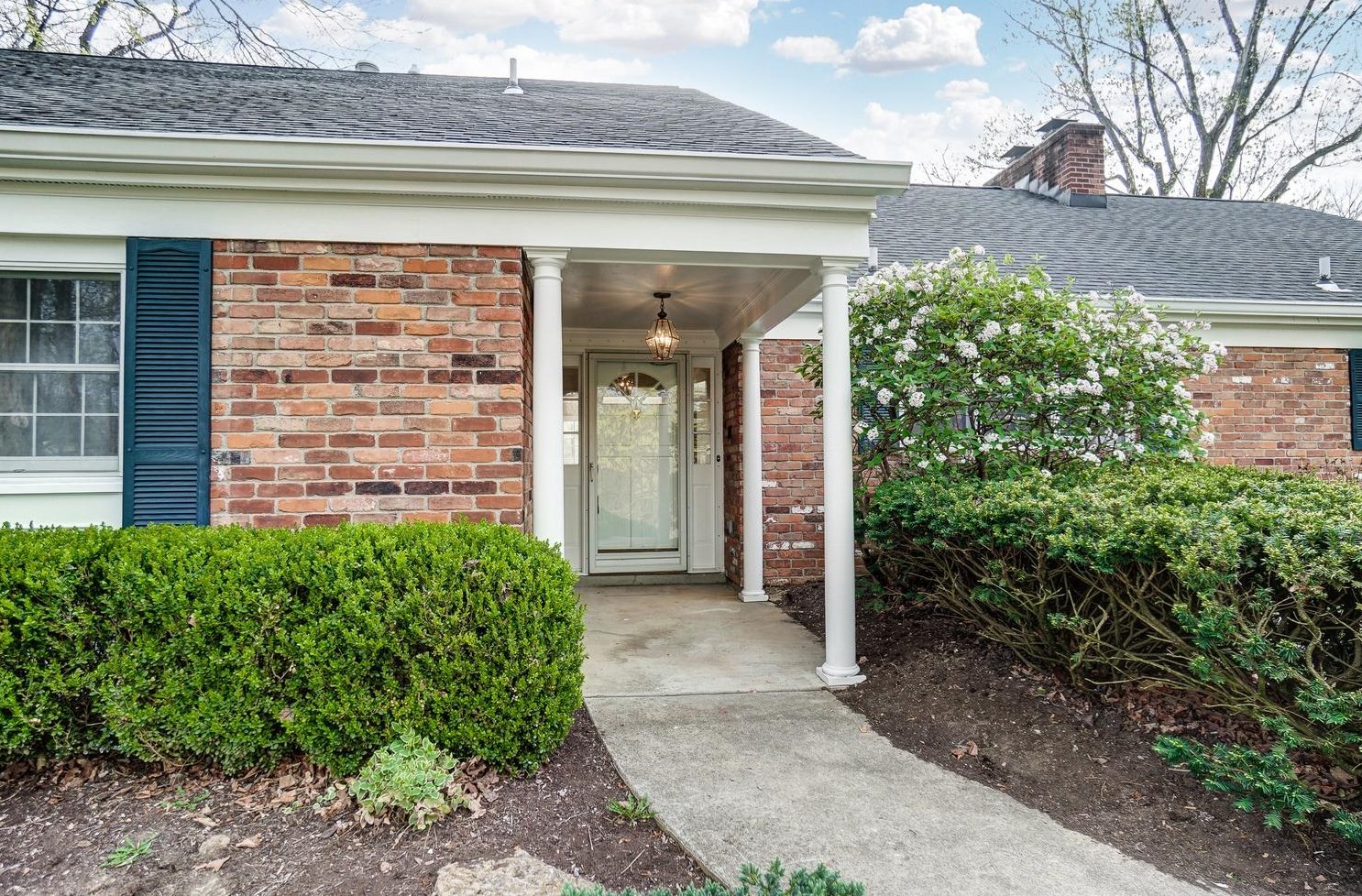 8690 Hollyhock Dr, Cincinnati, OH 45231-5012