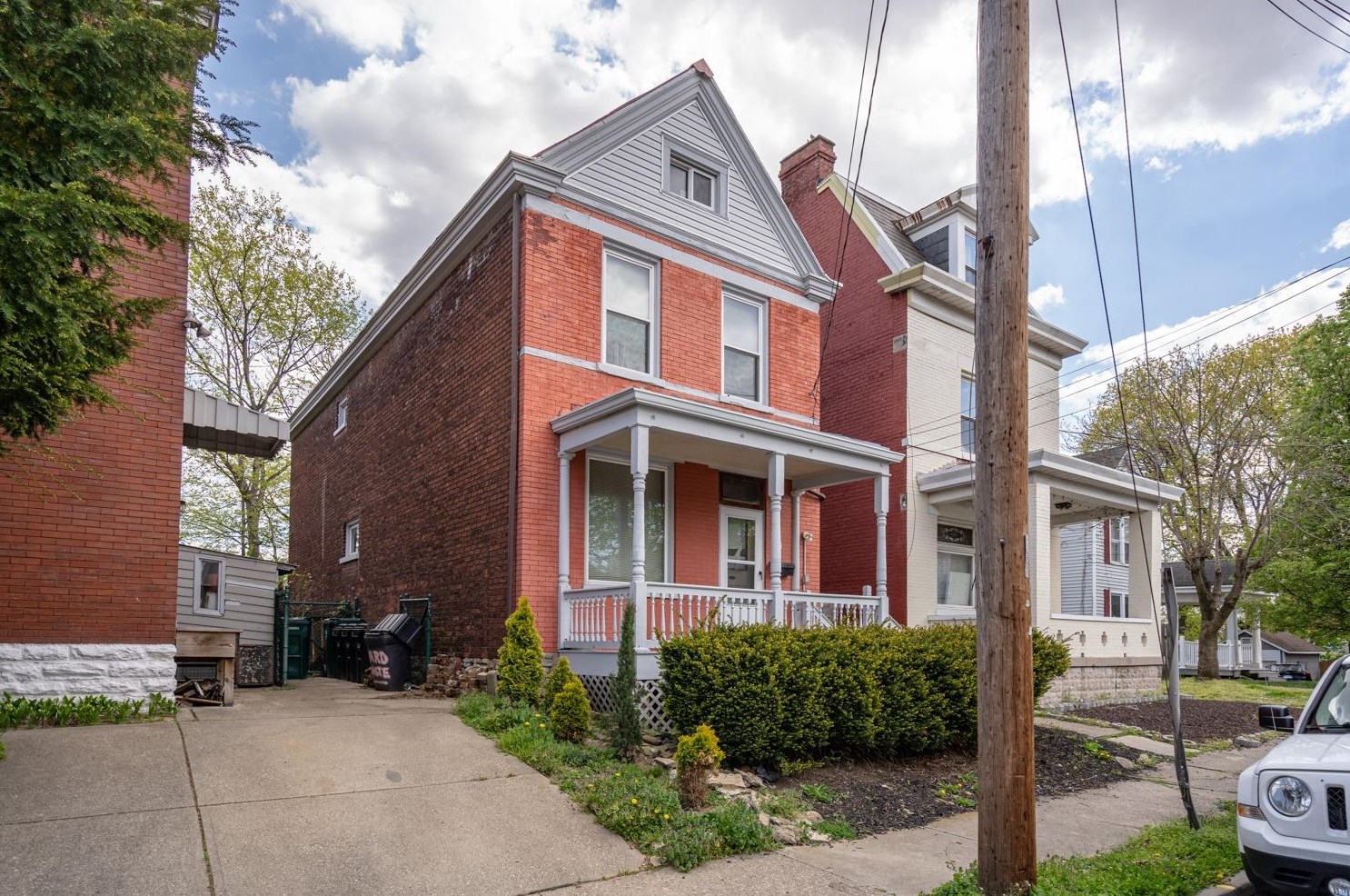 407 Southview Ave, Cincinnati OH  45219-1134 exterior
