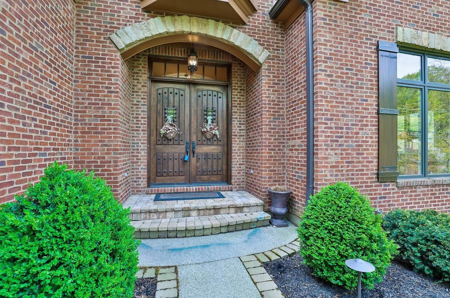 7813 Shawnee Run Rd, Cincinnati, OH 45243-3121