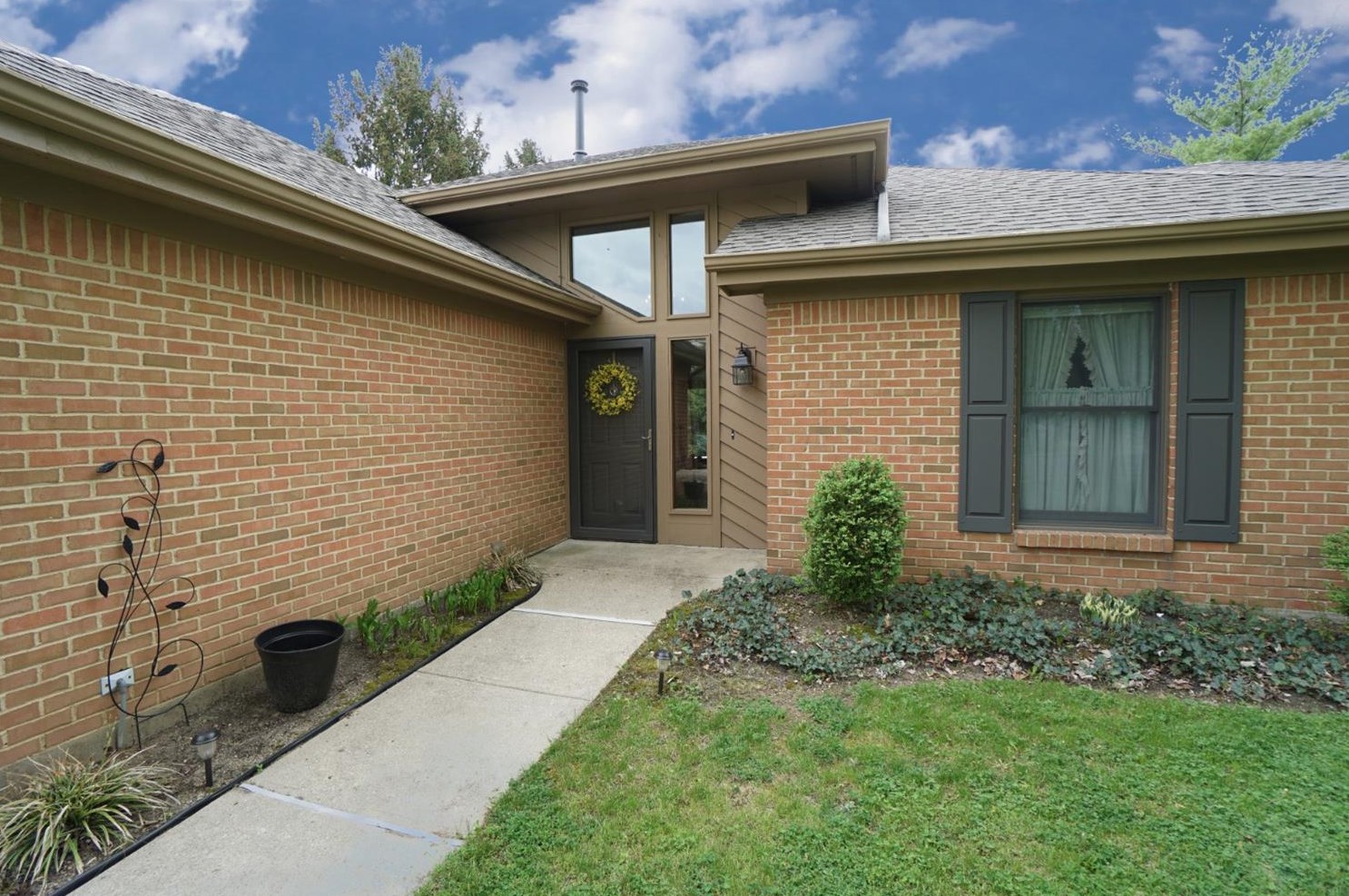751 Royston Dr, Mount Holly, OH 45068-9752