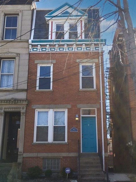 421 Hopkins St #2, Cincinnati, OH 45203
