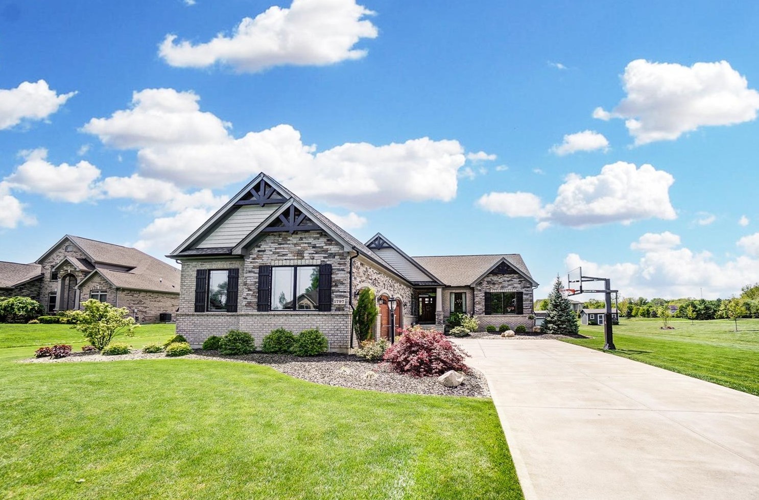 1797 Grand Cypress Blvd, Mount Holly, OH 45068-9801