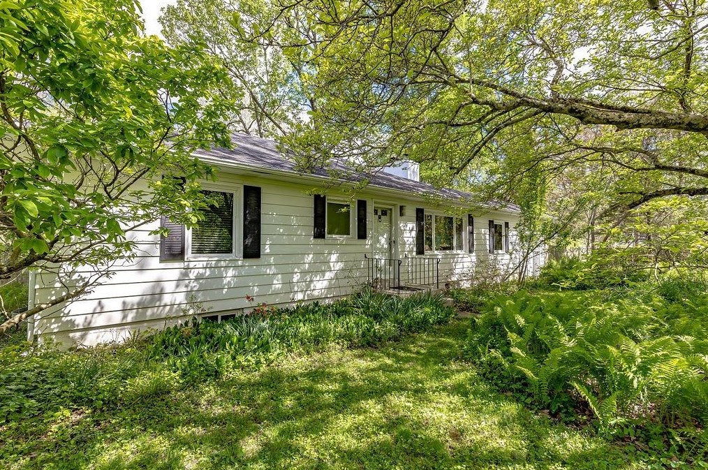5372 Coulter Ln, Miami, OH 45056