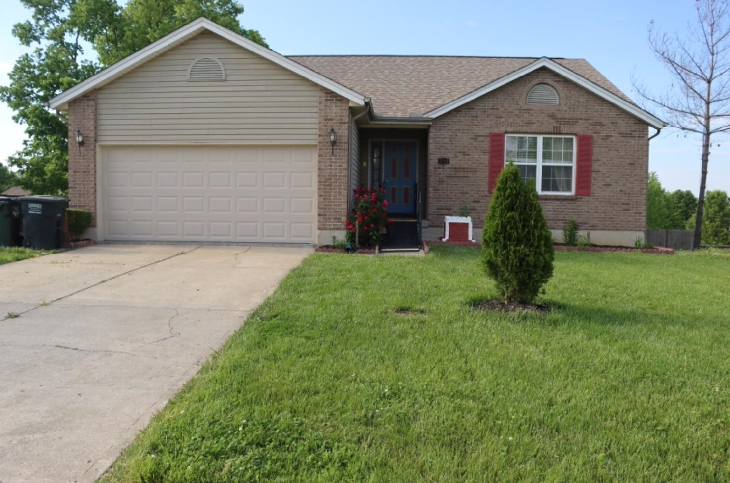 3192 Springview Dr, Hamilton, OH 45011-8231