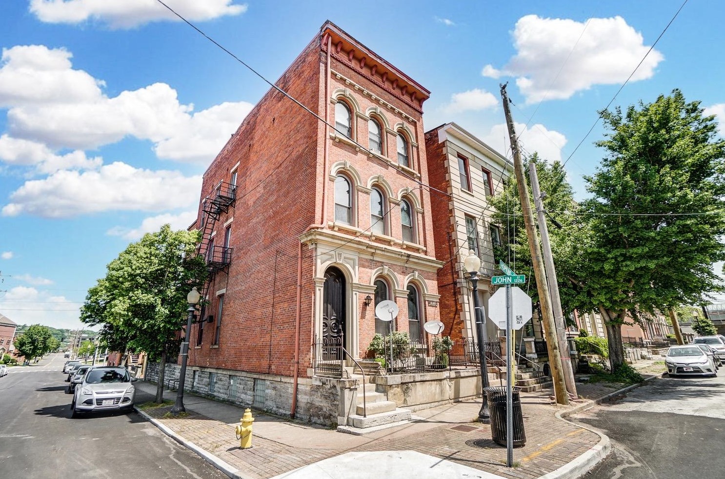 440 Hopkins St, Cincinnati, OH 45203-1430