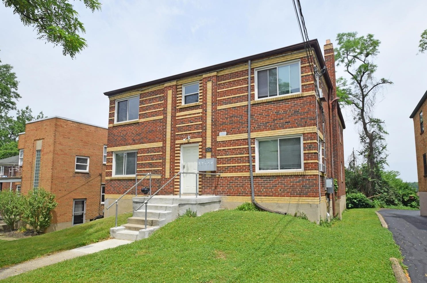 526 Riddle Crest Ln, Cincinnati, OH 45220-2444