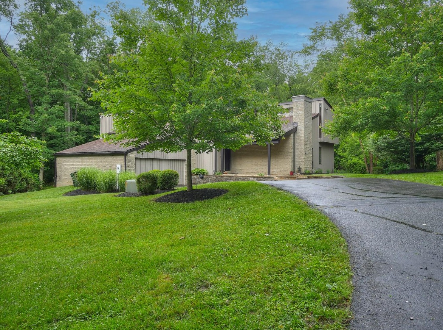 40 Locust Hill Rd, Cincinnati, OH 45245-3114