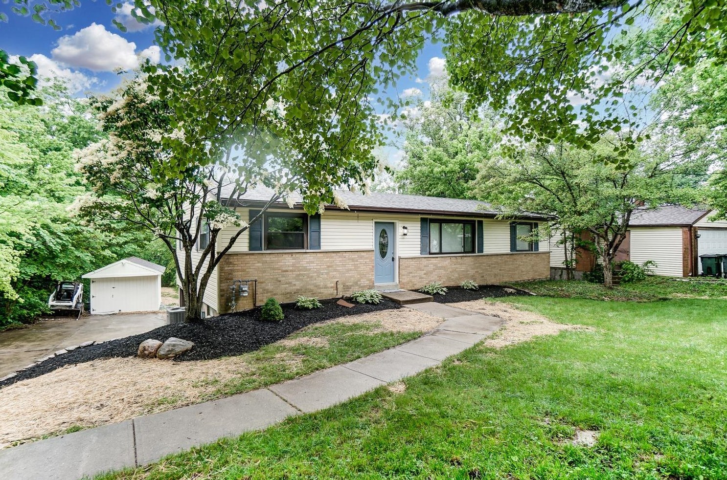 11599 Kettering Dr, Cincinnati, OH 45251-4616