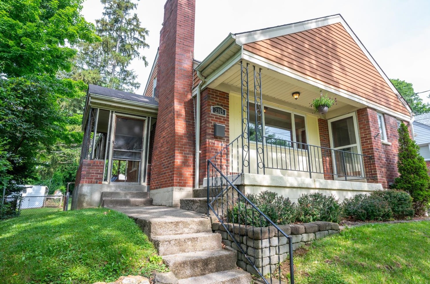 2315 Kenlee Dr, Cincinnati, OH 45230-1441