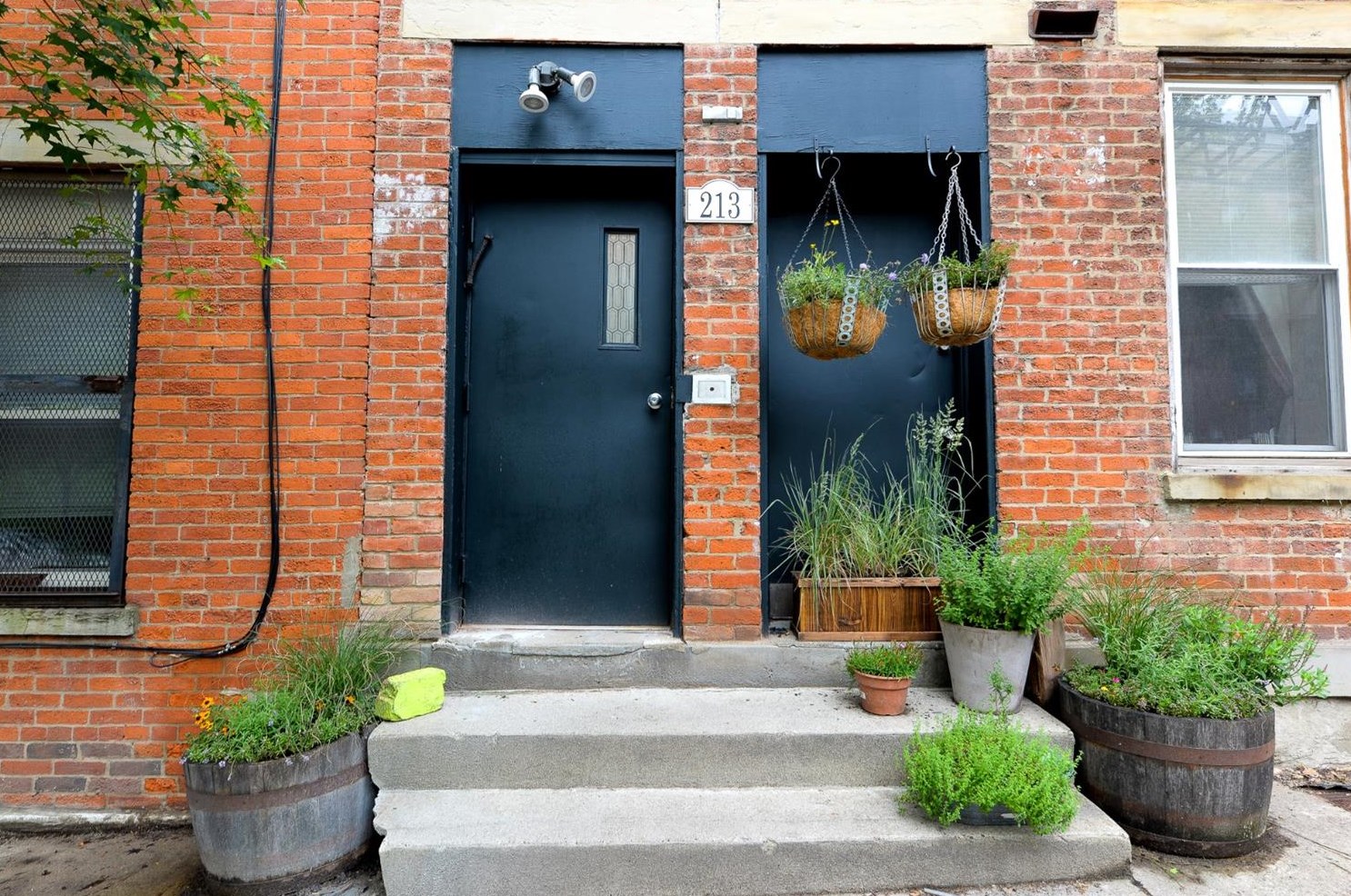 213 Mulberry St, Cincinnati, OH 45202-8926