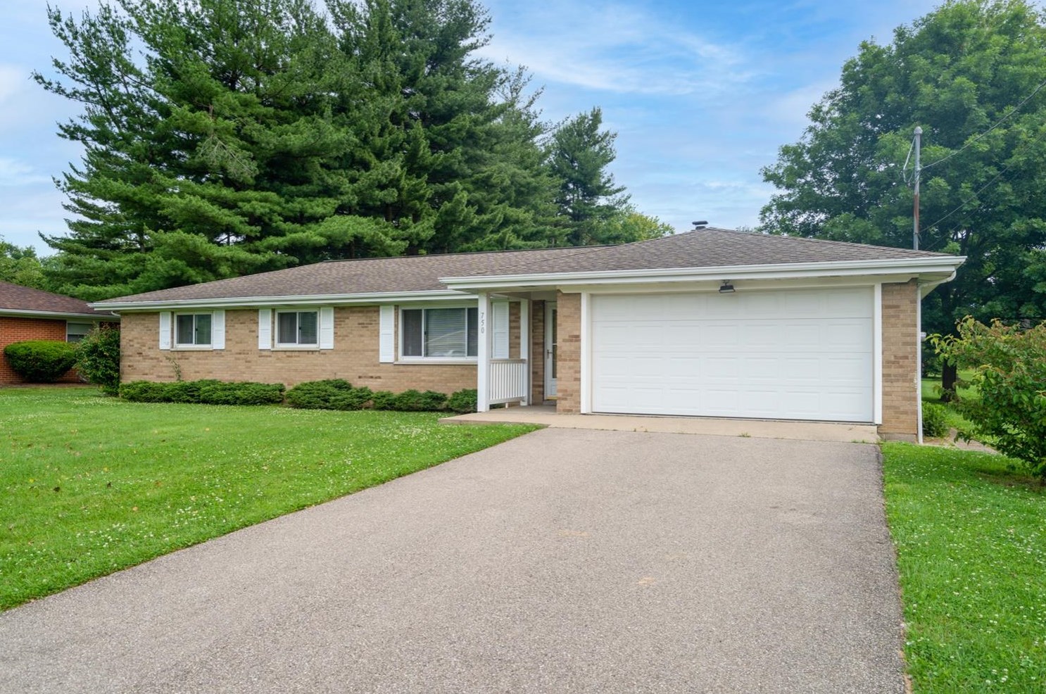 750 Jarole Dr, Cincinnati, OH 45245-1722