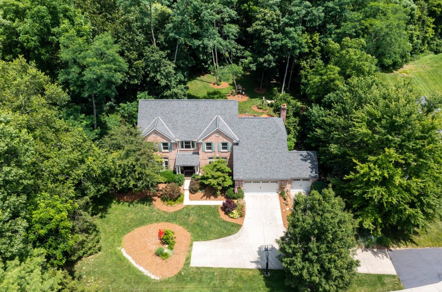 557 Belle Meade Farm Dr, Loveland, OH 45140-7376