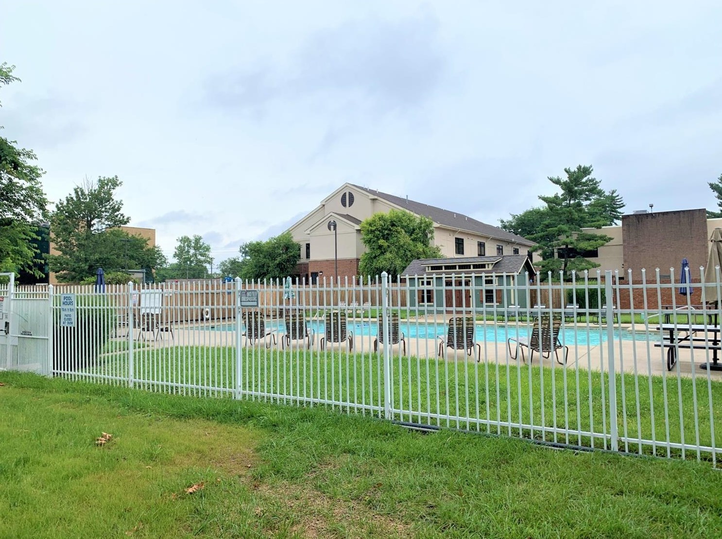 7752 Montgomery Rd, Cincinnati OH  45236-4239 exterior