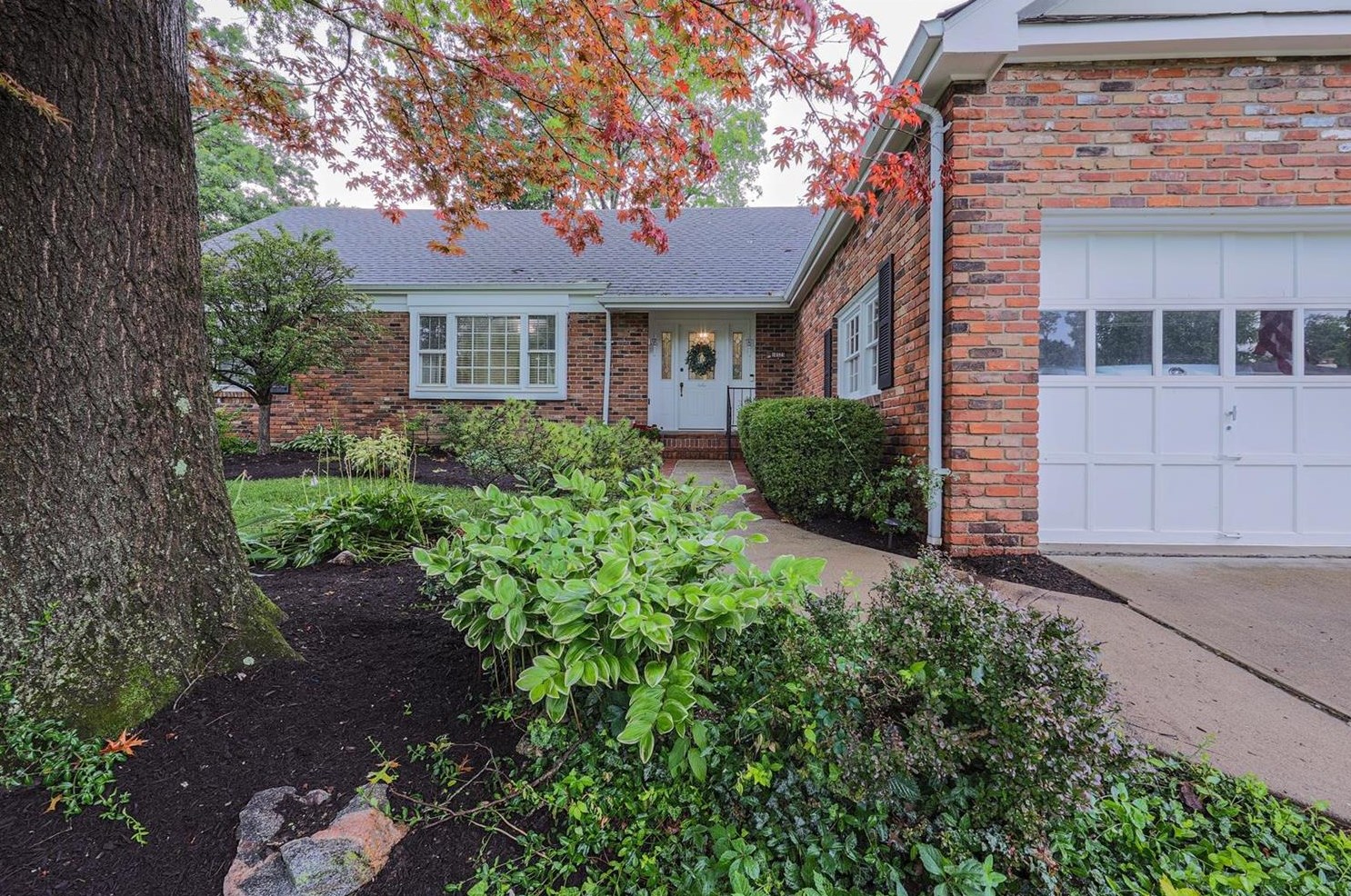 10323 Lochcrest Dr, Cincinnati, OH 45231-2737