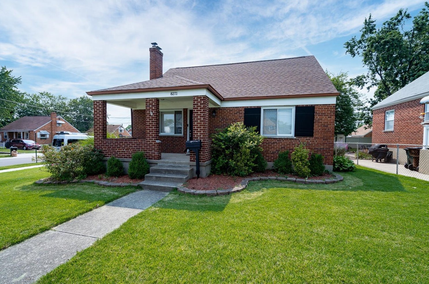 8271 Lyness Dr, Cincinnati, OH 45239-4236