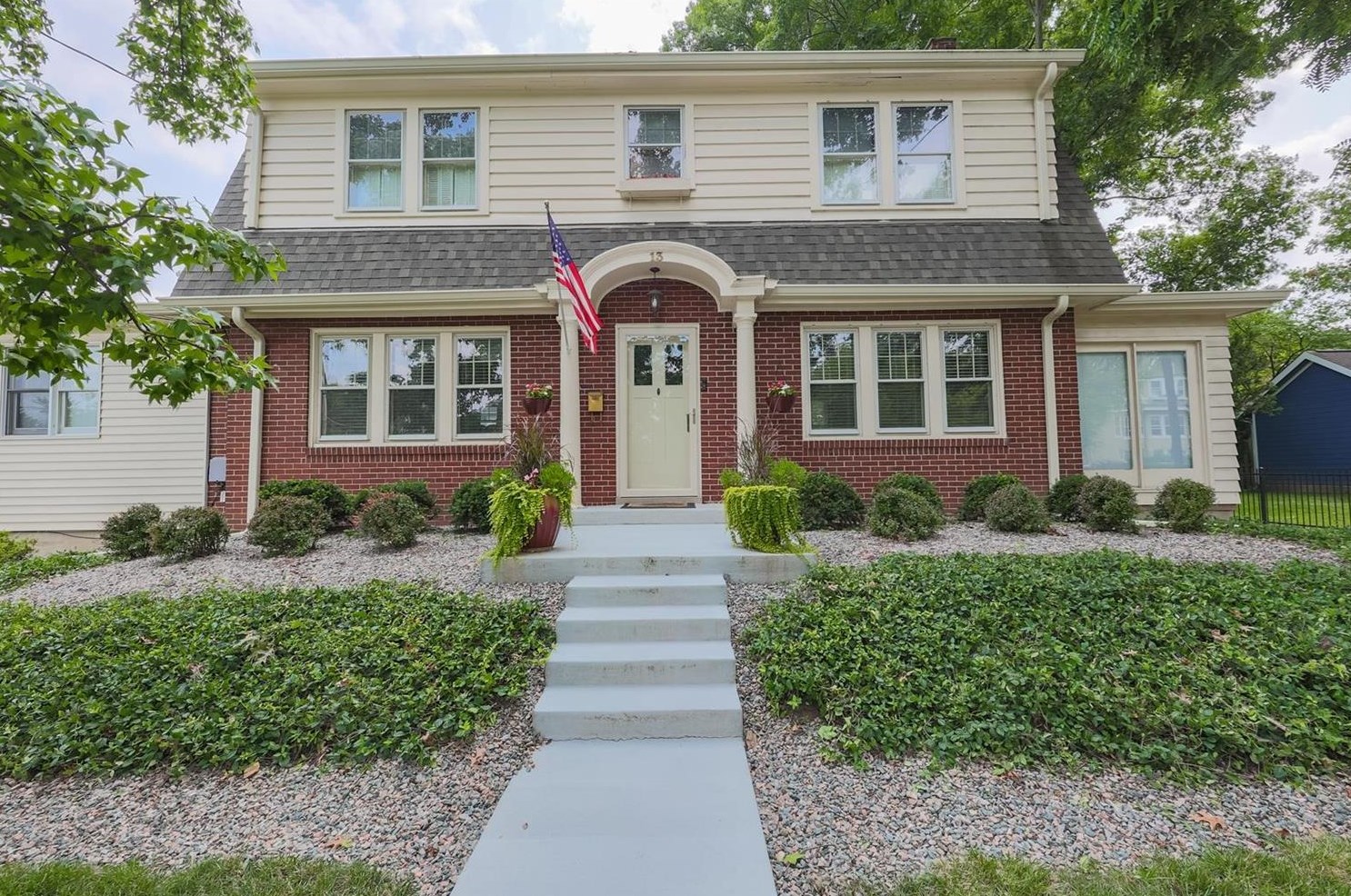 13 Pendery Ave, Cincinnati, OH 45215-2724