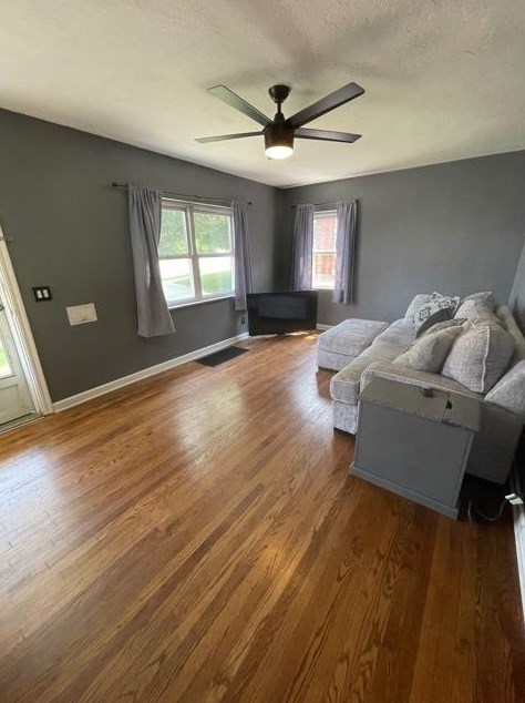 5296 Leona Dr, Cincinnati, OH 45238-3728