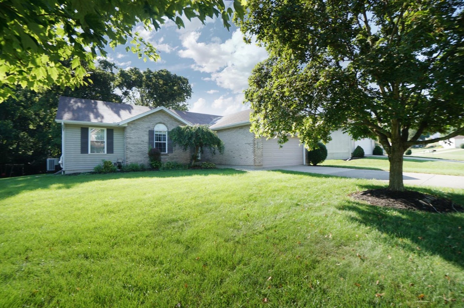 7268 Shady Hollow Ln, Hamilton, OH 45069-7446