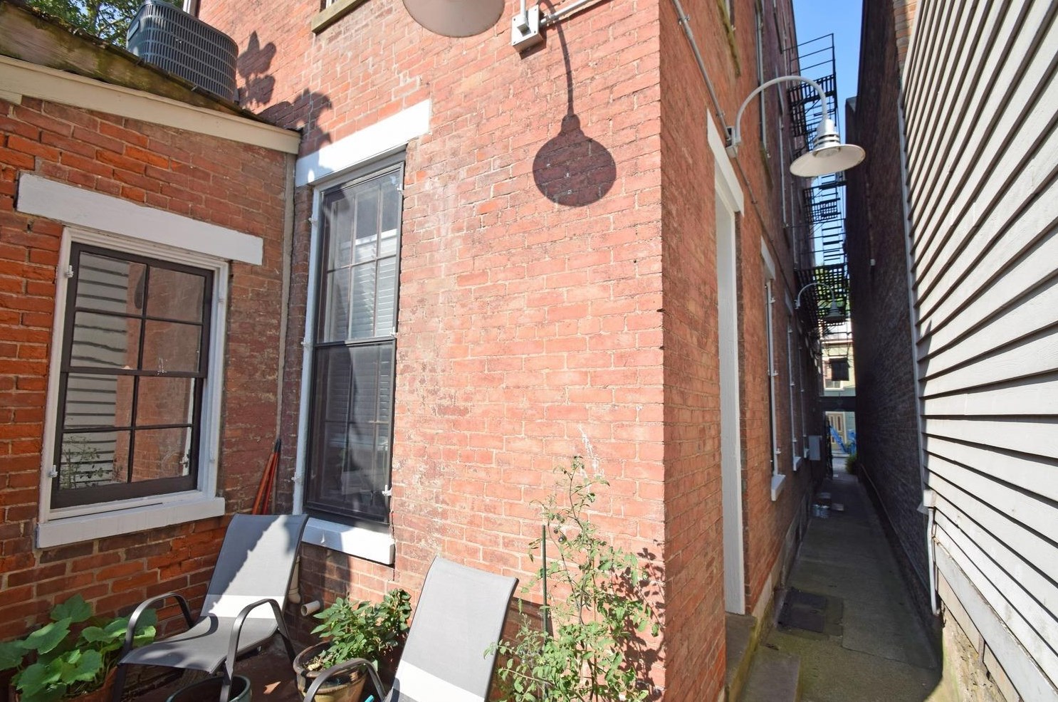 1314 Spring St, Cincinnati OH  45202-7493 exterior